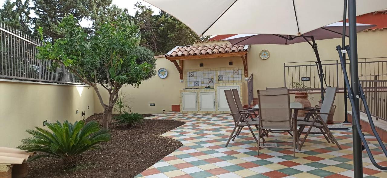 Casa Montalbano Apartman Porto Empedocle Kültér fotó