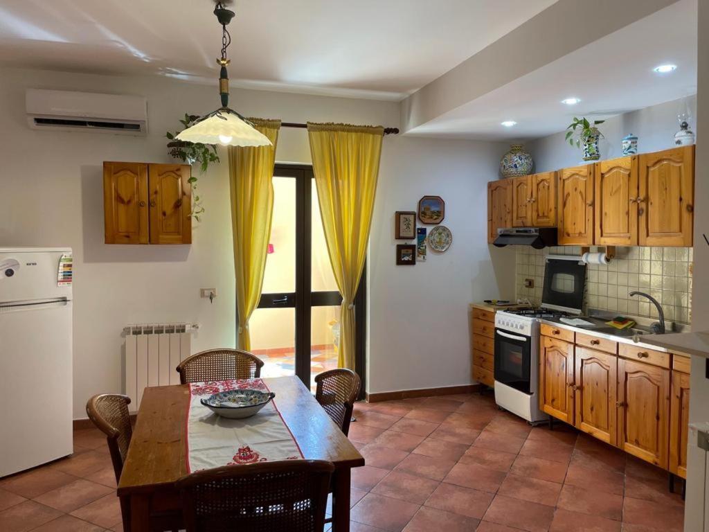 Casa Montalbano Apartman Porto Empedocle Kültér fotó